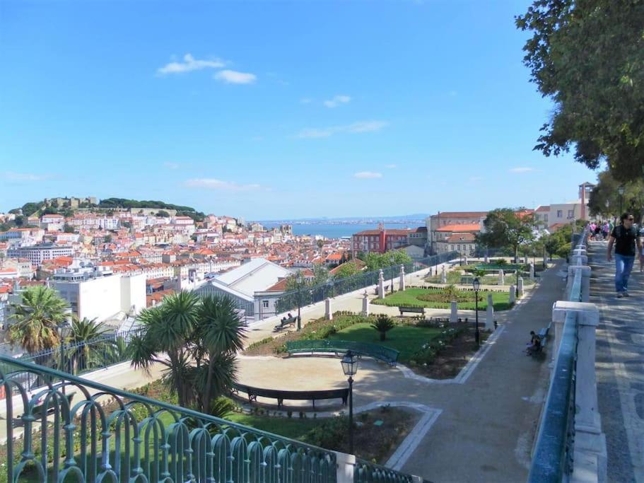 Апартаменти Mm3 Baixa Rossio Castle View! Лісабон Екстер'єр фото